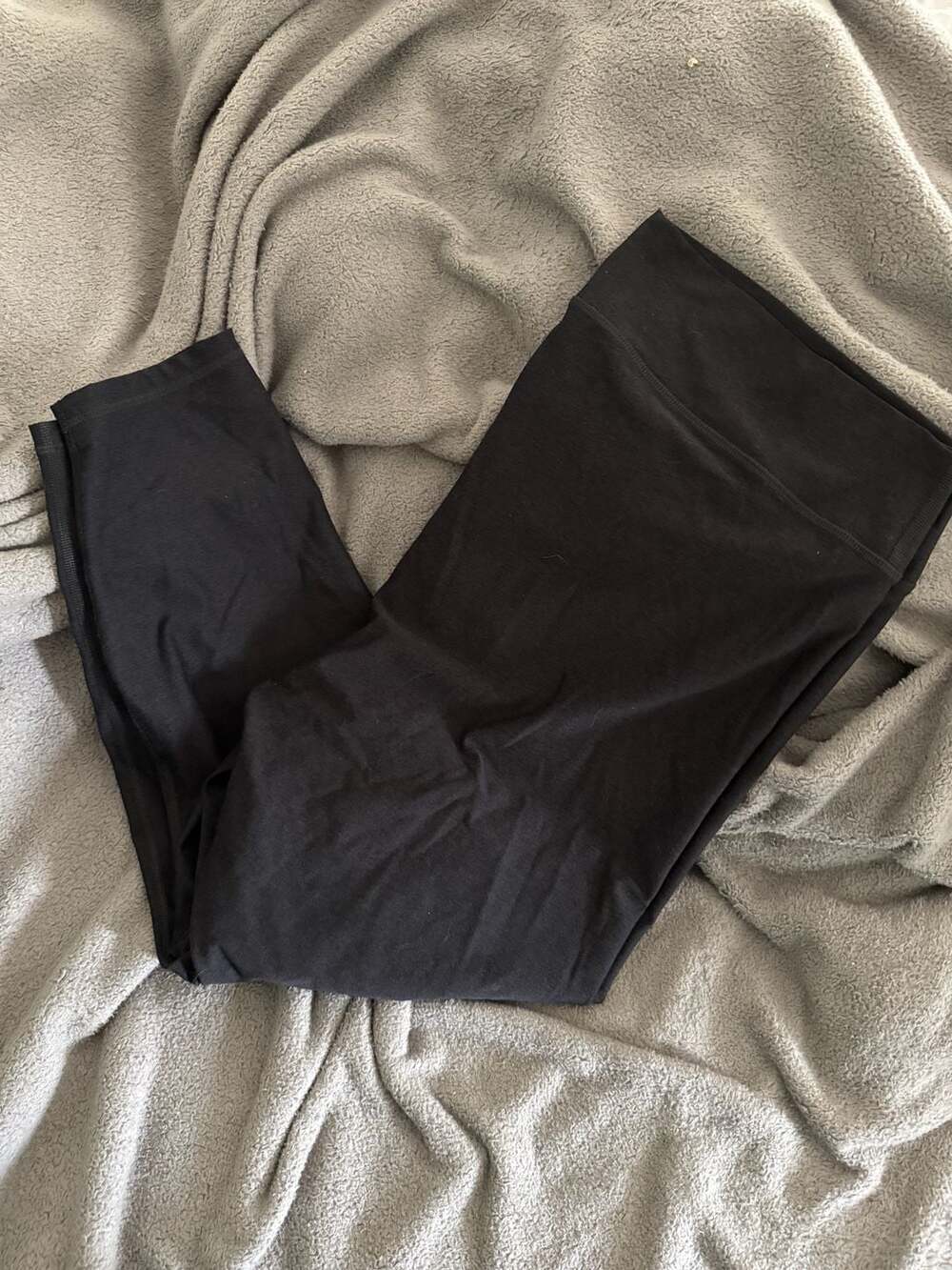 Old Navy Cloud+ Go-Dry Black Active Leggings
